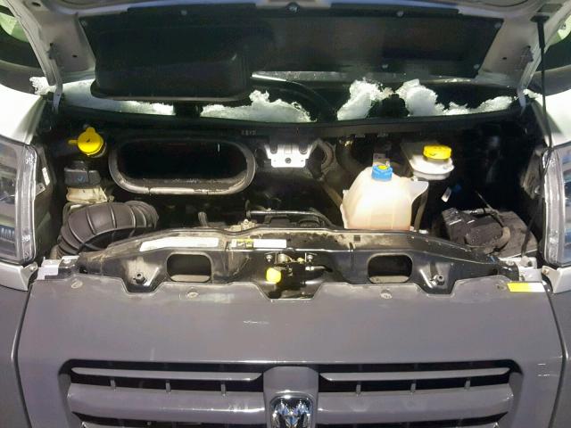 3C6TRVAG5JE104186 - 2018 RAM PROMASTER 银色 照片 7