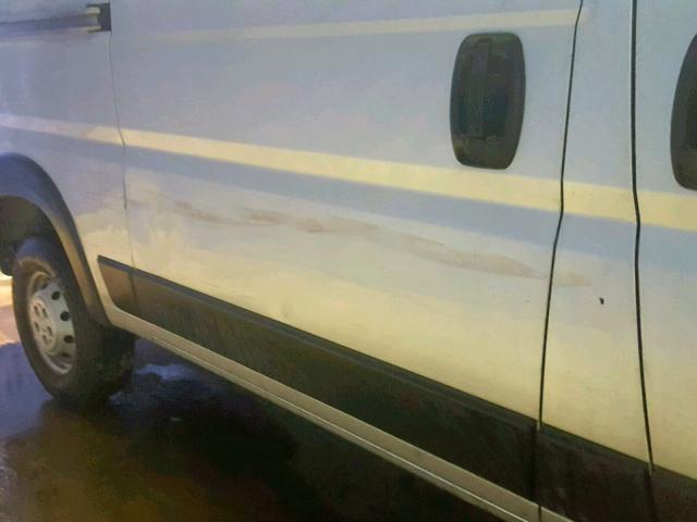 3C6TRVAG5JE104186 - 2018 RAM PROMASTER 银色 照片 9