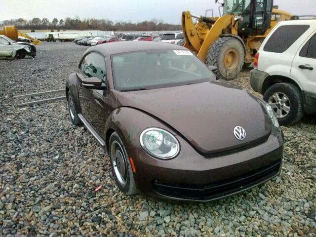 3VWJP7AT4CM626070 - 2012 VOLKSWAGEN BEETLE BROWN photo 1