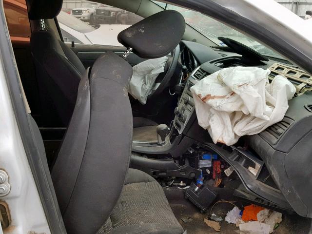 1G1ZC5E08CF120417 - 2012 CHEVROLET MALIBU 1LT WHITE photo 5