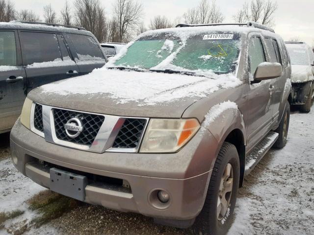 5N1AR18W75C790973 - 2005 NISSAN PATHFINDER GRAY photo 2