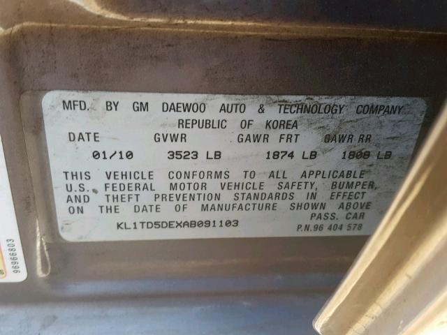 KL1TD5DEXAB091103 - 2010 CHEVROLET AVEO LS GRAY photo 10