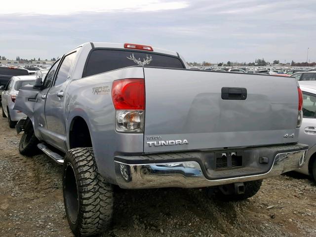 5TFDV54188X081352 - 2008 TOYOTA TUNDRA CRE SILVER photo 3