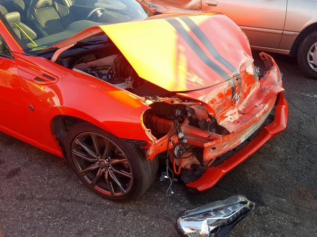 JF1ZNAA14H8707093 - 2017 TOYOTA 86 BASE ORANGE photo 9