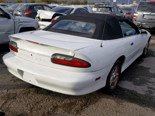 2G1FP32K8T2163173 - 1996 CHEVROLET CAMARO BAS WHITE photo 4