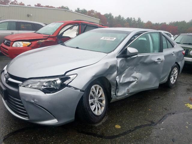 4T4BF1FK4FR474431 - 2015 TOYOTA CAMRY LE SILVER photo 2