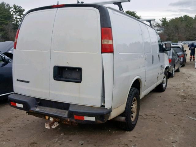 1GCGG25C291169128 - 2009 CHEVROLET EXPRESS G2 WHITE photo 4