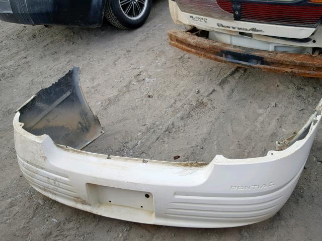 1G2HX52K95U144144 - 2005 PONTIAC BONNEVILLE WHITE photo 9