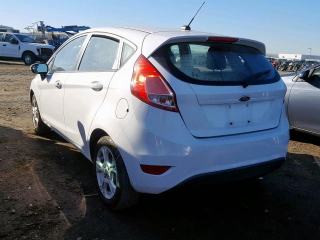 3FADP4EJ0FM111598 - 2015 FORD FIESTA SE WHITE photo 3