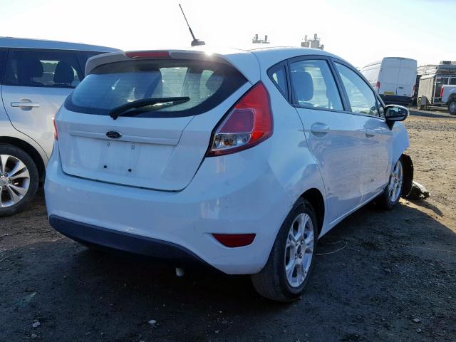 3FADP4EJ0FM111598 - 2015 FORD FIESTA SE WHITE photo 4