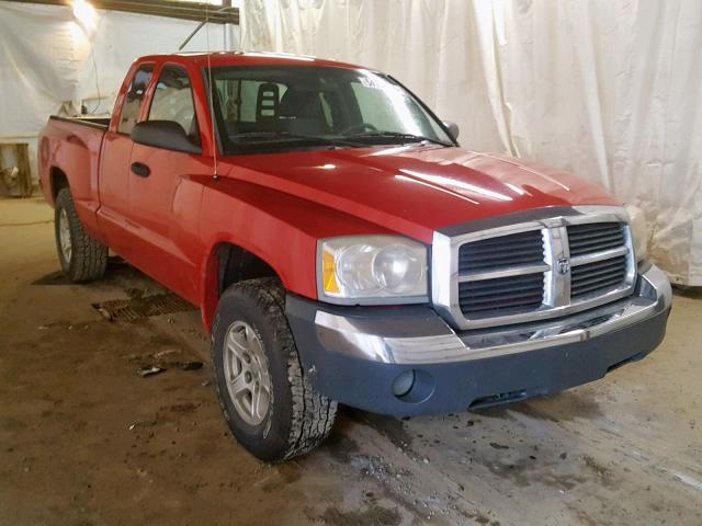 1D7HW42K95S140329 - 2005 DODGE DAKOTA SLT RED photo 1