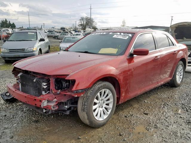 2C3CCAAG6EH203732 - 2014 CHRYSLER 300 RED photo 2