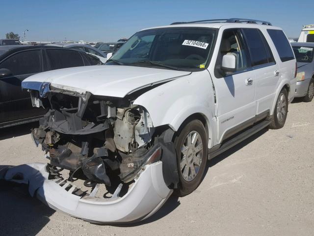 5LMFU27R63LJ50463 - 2003 LINCOLN NAVIGATOR Ақ фото 2