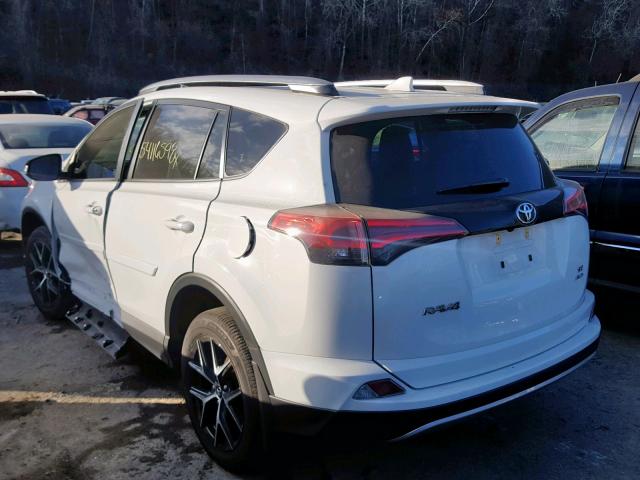 JTMJFREV8JJ739995 - 2018 TOYOTA RAV4 SE WHITE photo 3