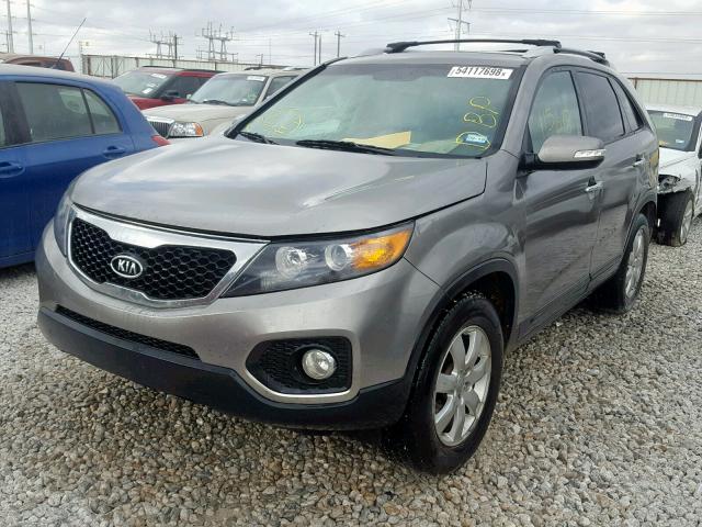 5XYKT4A64DG358759 - 2013 KIA SORENTO LX GRAY photo 2