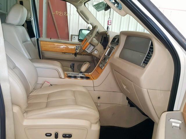5LMFL27517LJ11088 - 2007 LINCOLN NAVIGATOR WHITE photo 5