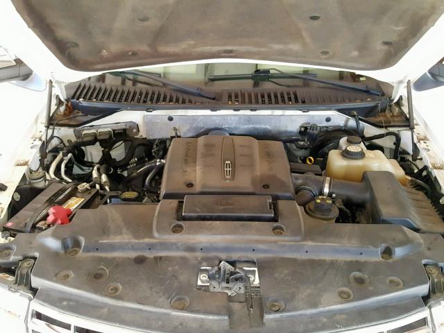 5LMFL27517LJ11088 - 2007 LINCOLN NAVIGATOR WHITE photo 7