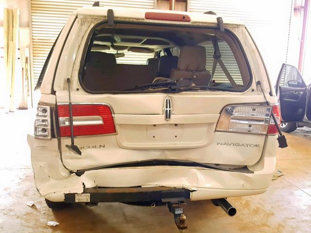 5LMFL27517LJ11088 - 2007 LINCOLN NAVIGATOR WHITE photo 9