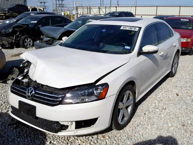 1VWBH7A36CC109386 - 2012 VOLKSWAGEN PASSAT SE WHITE photo 2