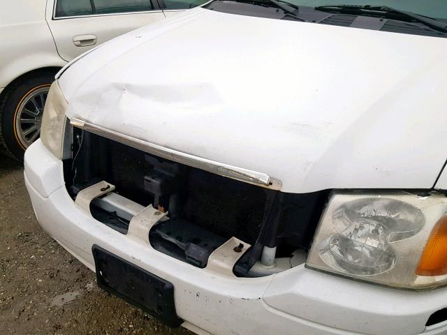 1GKDT13S822460725 - 2002 GMC ENVOY WHITE photo 9