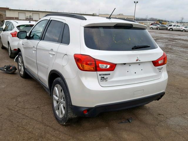 4A4AR4AW2FE035387 - 2015 MITSUBISHI OUTLANDER WHITE photo 3