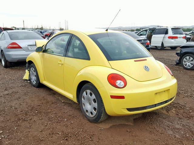 3VWPG3AG1AM020129 - 2010 VOLKSWAGEN NEW BEETLE YELLOW photo 3