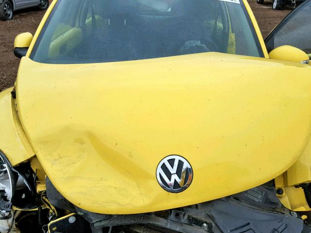 3VWPG3AG1AM020129 - 2010 VOLKSWAGEN NEW BEETLE YELLOW photo 7