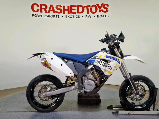 VBKHAN408BM552248 - 2011 HUSABERG FE570 WHITE photo 1