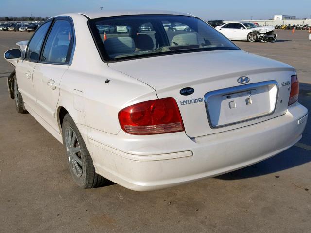 KMHWF25H94A984084 - 2004 HYUNDAI SONATA GL WHITE photo 3