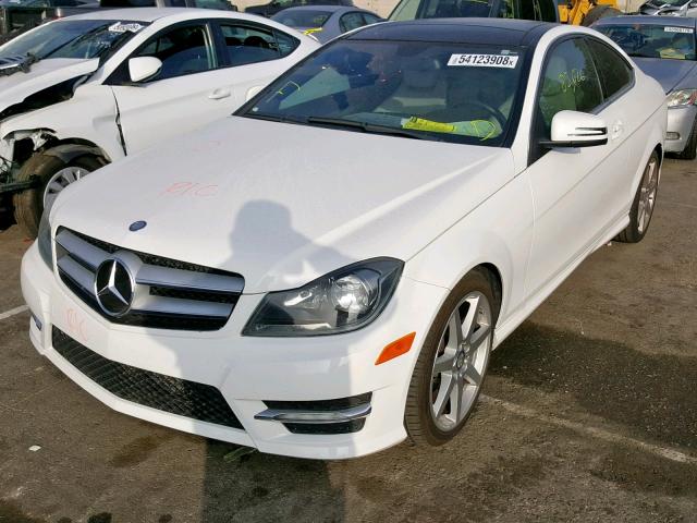 WDDGJ4HB9DG003278 - 2013 MERCEDES-BENZ C250 WHITE photo 2