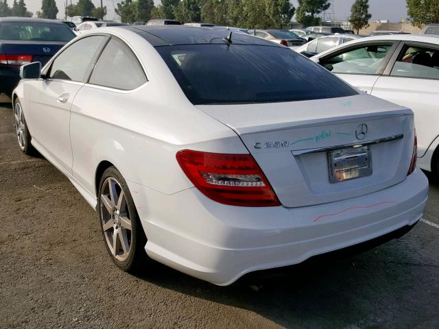 WDDGJ4HB9DG003278 - 2013 MERCEDES-BENZ C250 WHITE photo 3