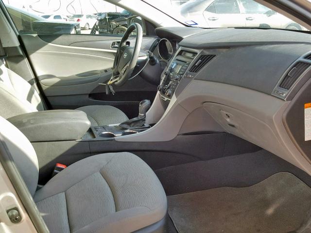 KMHEC4A47DA066224 - 2013 HYUNDAI SONATA HYB SILVER photo 5