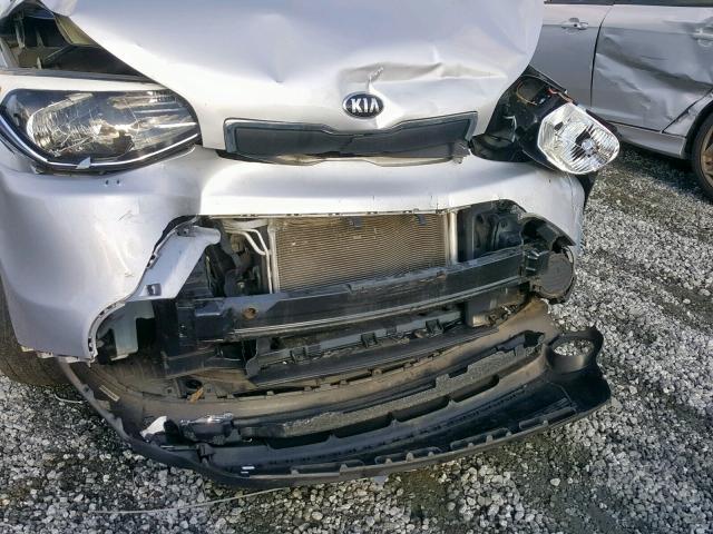 KNDJN2A27F7752957 - 2015 KIA SOUL SILVER photo 9