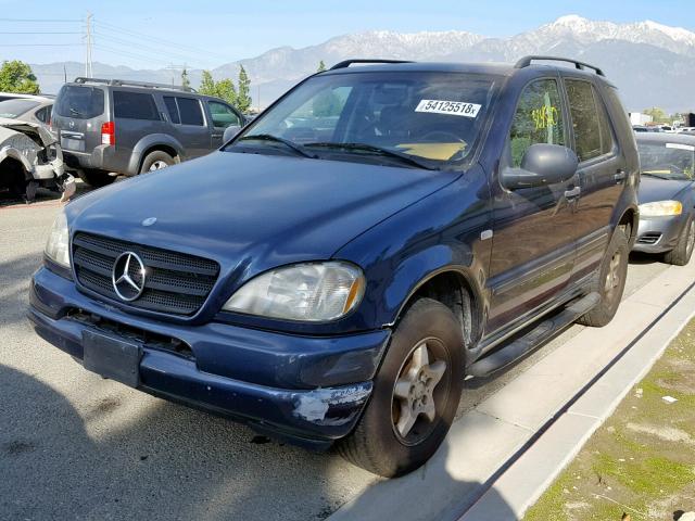 4JGAB54E2XA128774 - 1999 MERCEDES-BENZ ML 320 BLUE photo 2