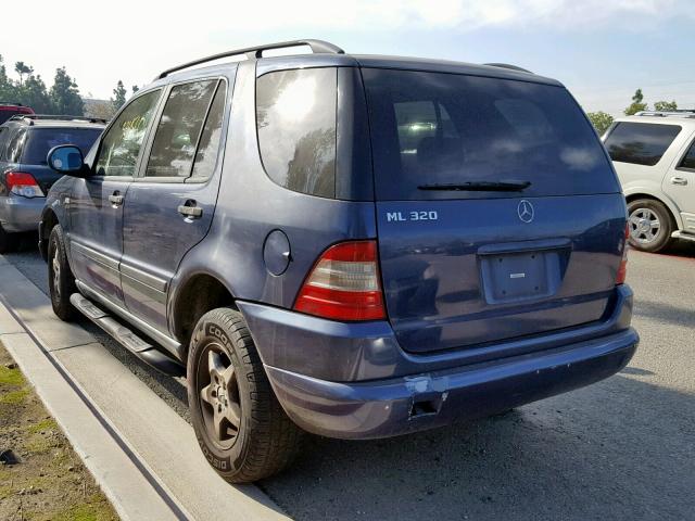 4JGAB54E2XA128774 - 1999 MERCEDES-BENZ ML 320 BLUE photo 3