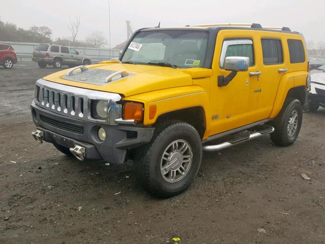 5GTDN136768103279 - 2006 HUMMER H3 YELLOW photo 2