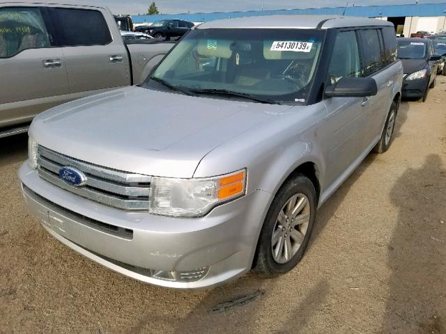 2FMGK5BC7BBD19583 - 2011 FORD FLEX SE SILVER photo 2