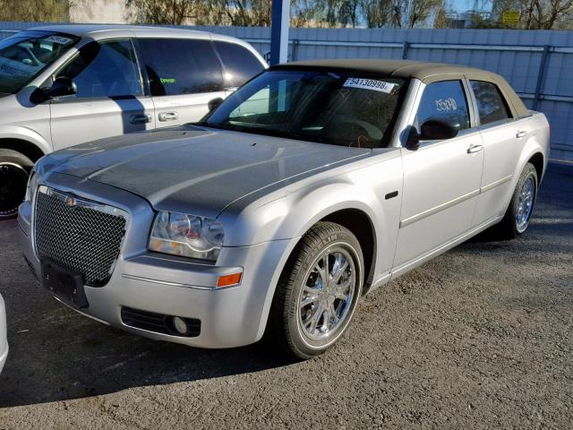 2C3KA53G87H632752 - 2007 CHRYSLER 300 TOURIN SILVER photo 2