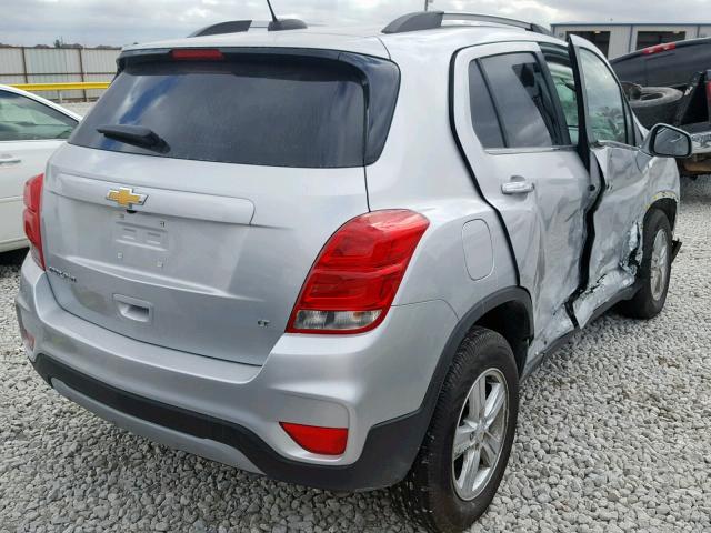 KL7CJPSB5JB550671 - 2018 CHEVROLET TRAX 1LT SILVER photo 4