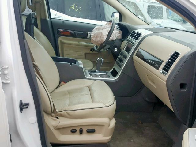 2LMDJ8JC3ABJ05542 - 2010 LINCOLN MKX CREAM photo 5