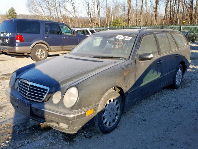 WDBJH65J3YB035339 - 2000 MERCEDES-BENZ E 320 BLACK photo 2