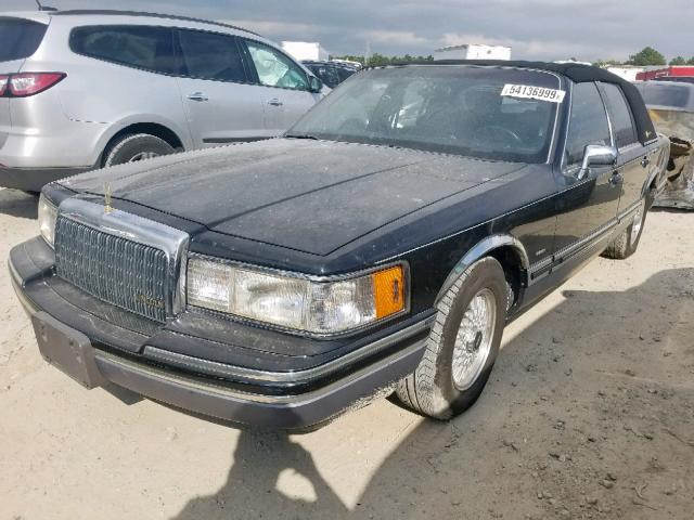 1LNLM82W7PY721571 - 1993 LINCOLN TOWN CAR S BLACK photo 2