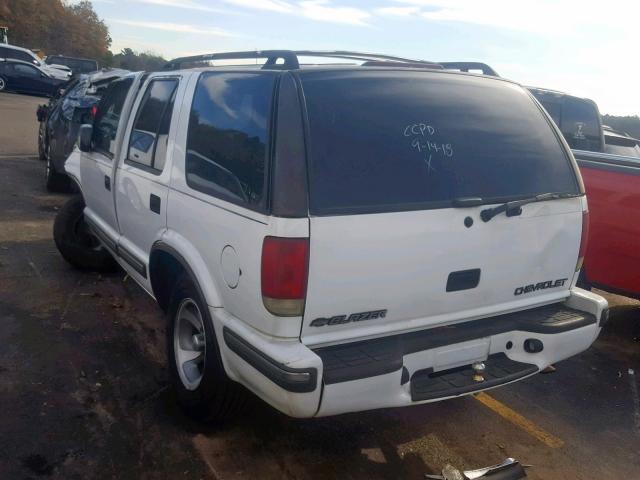 1GNCS13W1X2229581 - 1999 CHEVROLET BLAZER WHITE photo 3