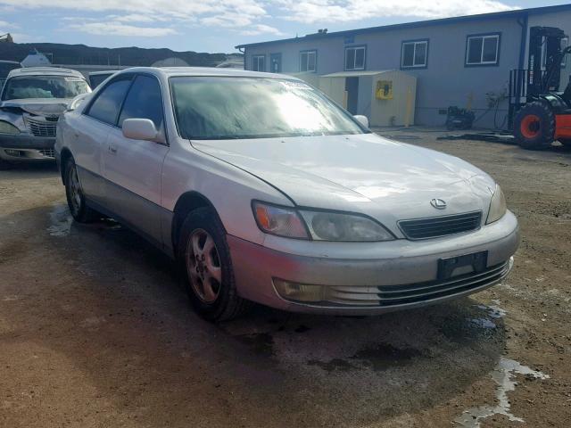 JT8BF28G5W0096042 - 1998 LEXUS ES 300 WHITE photo 1