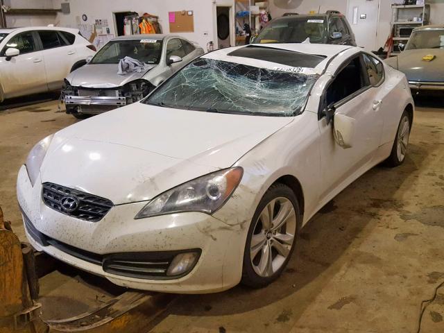 KMHHU6KH7AU016490 - 2010 HYUNDAI GENESIS CO WHITE photo 2