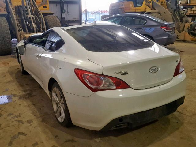 KMHHU6KH7AU016490 - 2010 HYUNDAI GENESIS CO WHITE photo 3