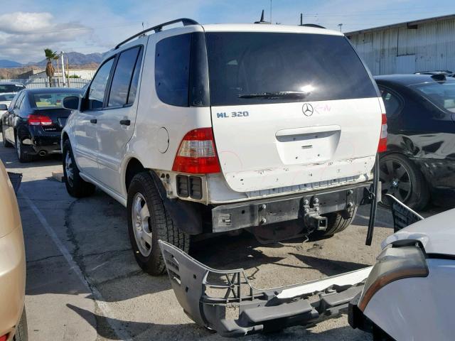 4JGAB54E12A311012 - 2002 MERCEDES-BENZ ML 320 WHITE photo 3