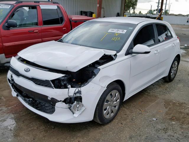 3KPA25ABXJE092321 - 2018 KIA RIO LX WHITE photo 2