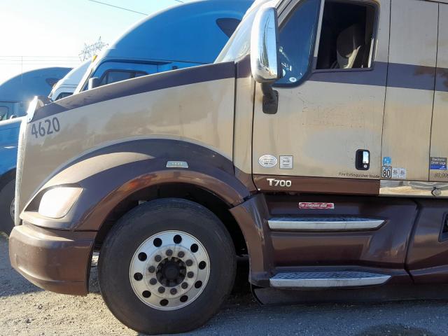 1XKFDP8X6CJ302145 - 2012 KENWORTH CONSTRUCTI BROWN photo 9