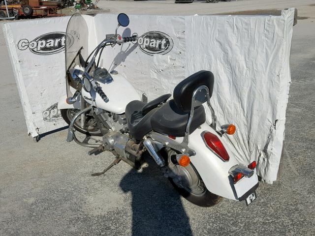 JH2RC50087M301413 - 2007 HONDA VT750 WHITE photo 3